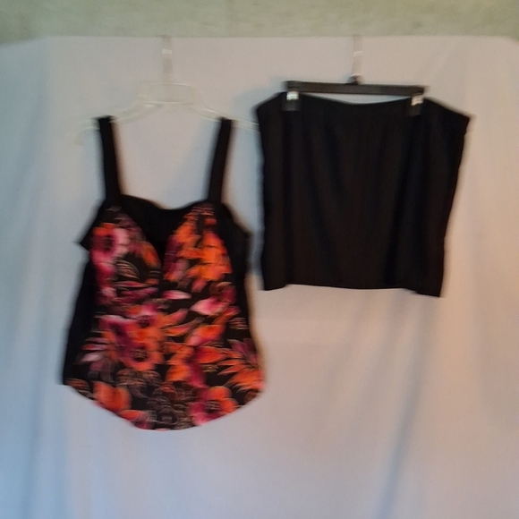 Floral Black and Pink Tankini - Picture 1 of 4